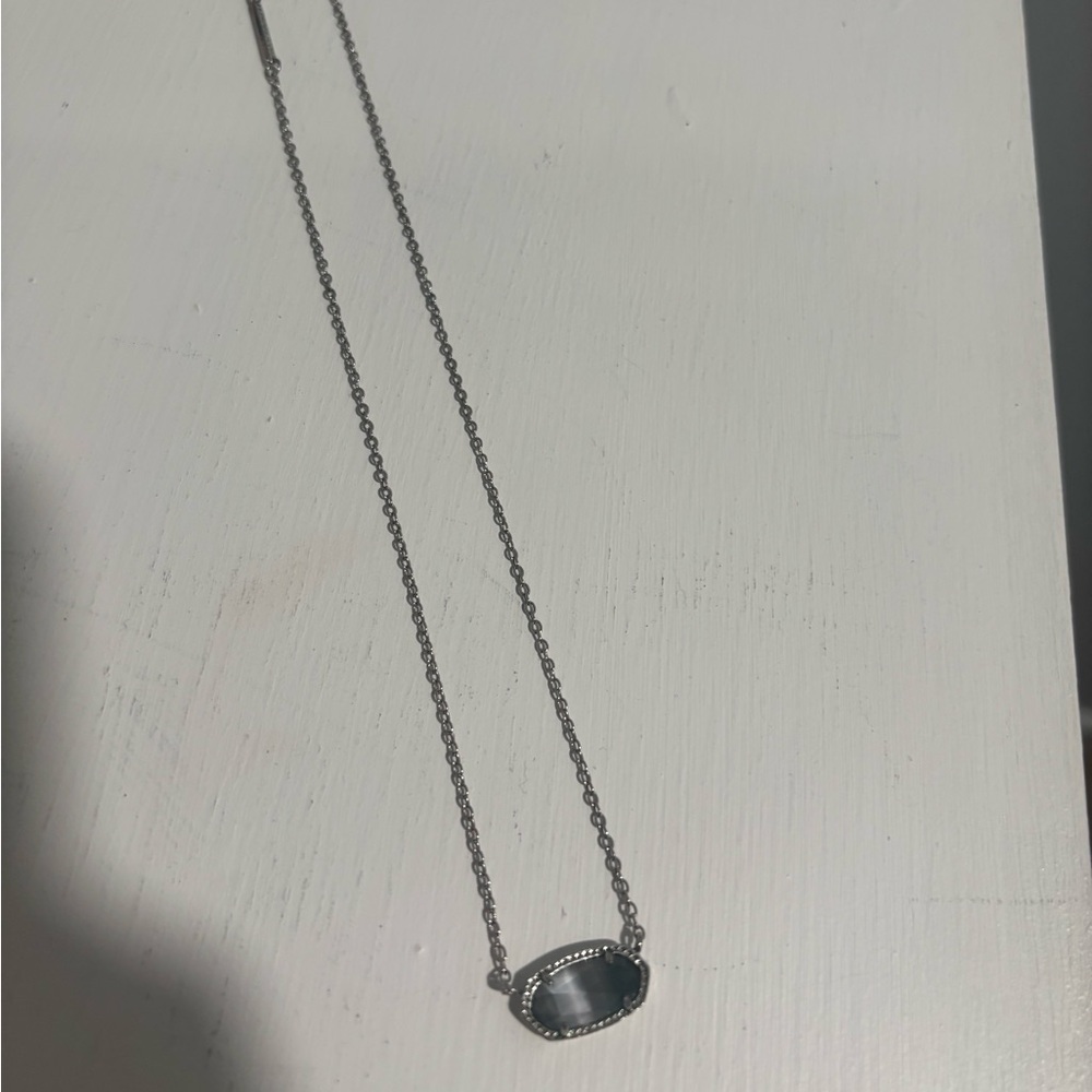 Kendra Scott necklace